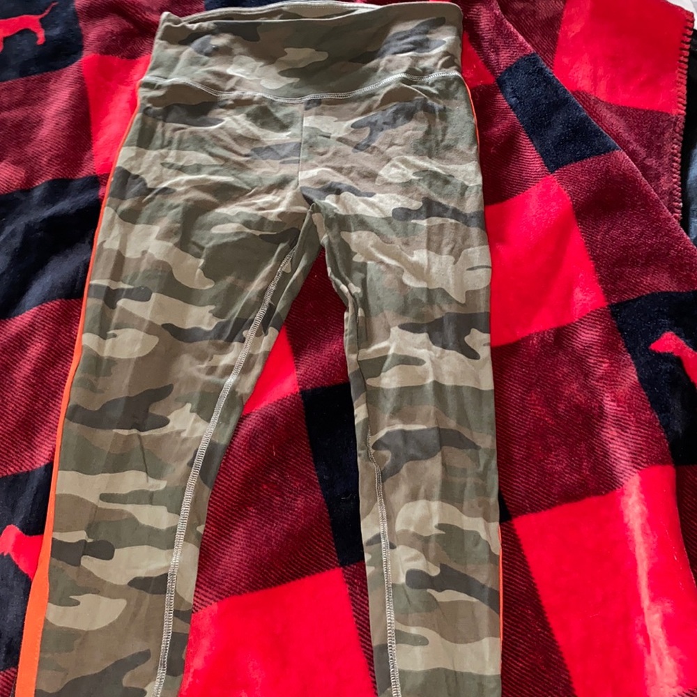 ORANGE/BLACK STRIPED CAMOUFLAGE LEGGINGS